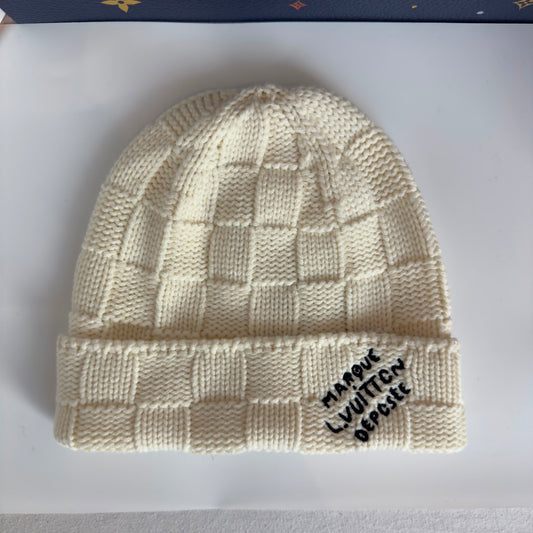 Louis Vuitton Bonnet Damier Snug
