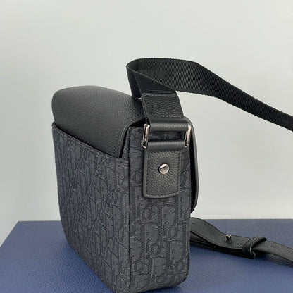 Dior Sac Messenger à rabat Saddle Small