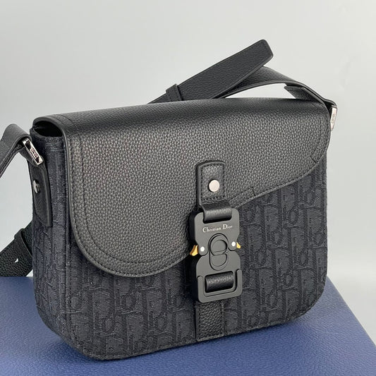 Dior Sac Messenger à rabat Saddle Small
