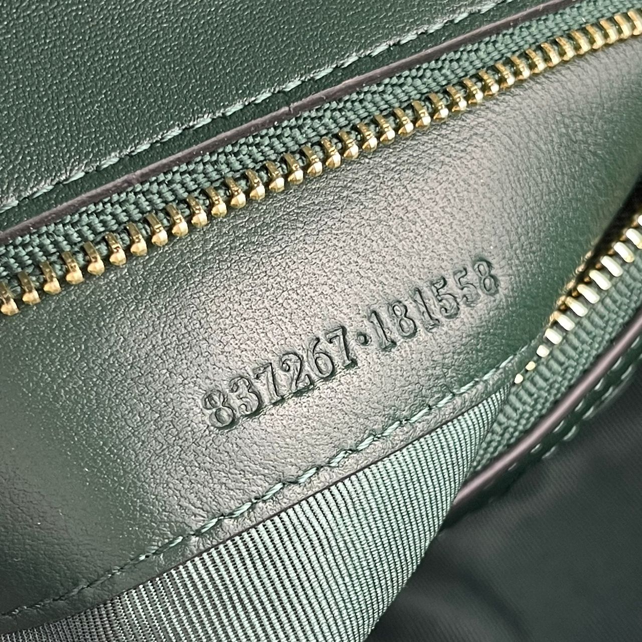 Gucci Marmont Schultertasche, mittlere Größe