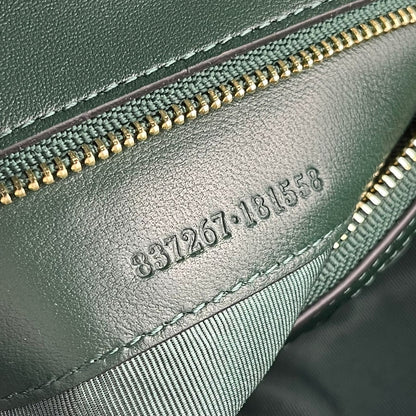 Gucci Marmont Schultertasche, mittlere Größe